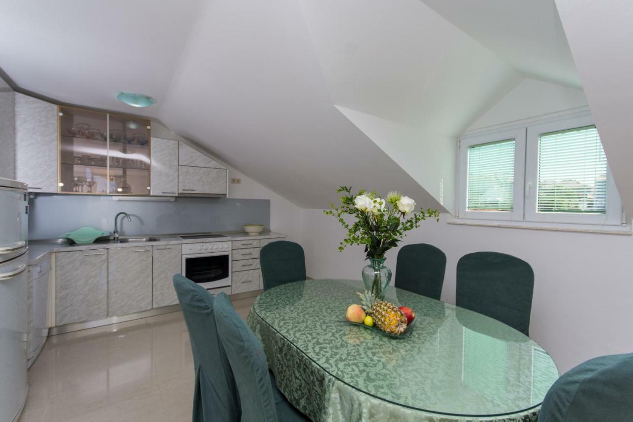 Apartmani Zana Okrug Gornji Exteriör bild