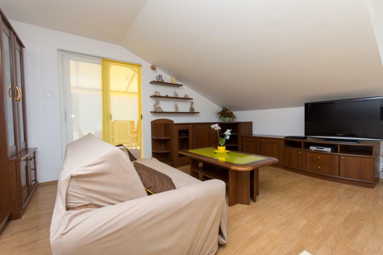Apartmani Zana Okrug Gornji Exteriör bild