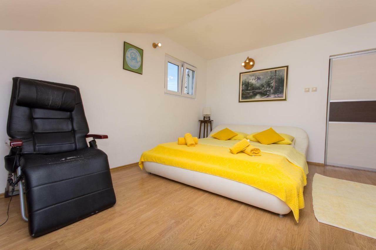 Apartmani Zana Okrug Gornji Exteriör bild