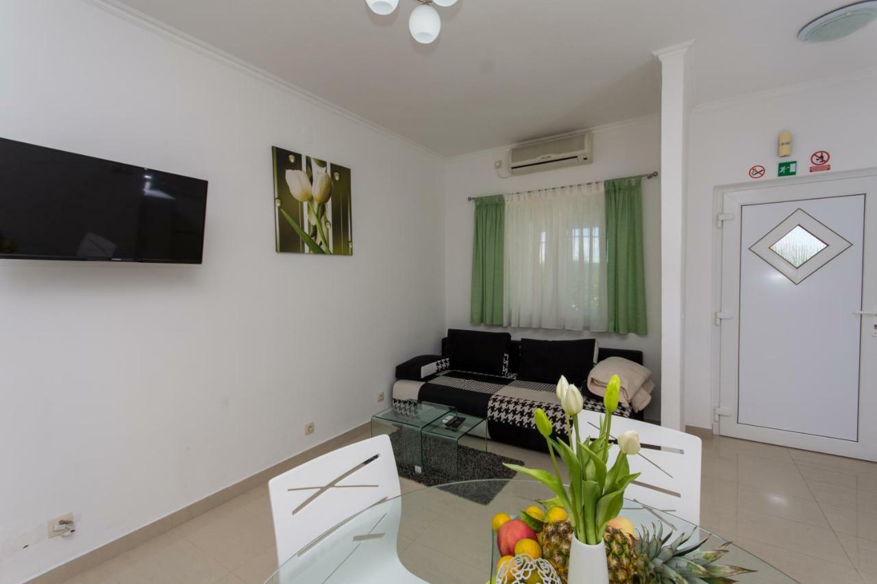 Apartmani Zana Okrug Gornji Exteriör bild